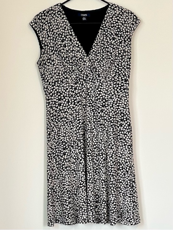 Chaps Dresses & Skirts - Chaps Black and White Floral V-Neck Midi Dress - Size: Medium
